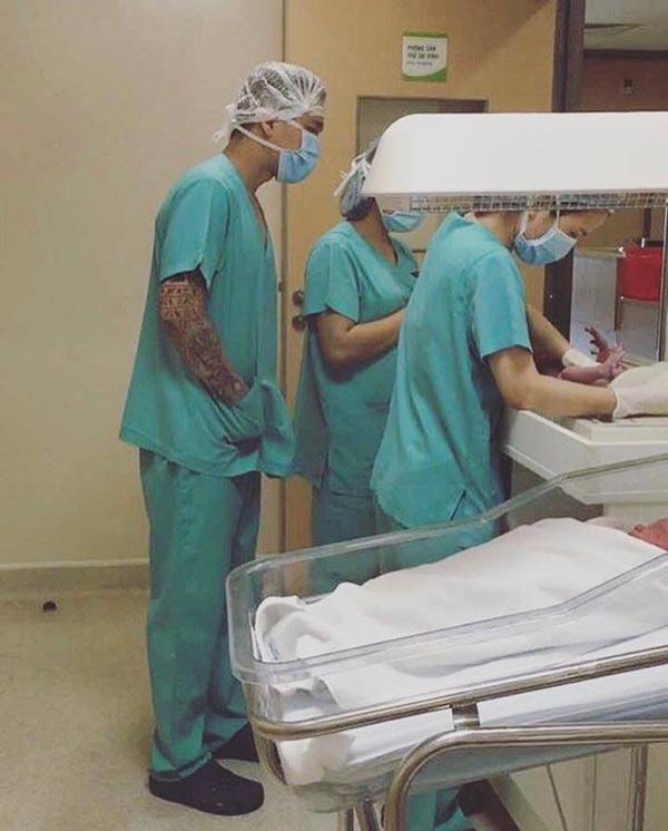 Chi tiền đi đẻ cực khủng cho hotgirl, nhưng sau sinh Tiến Dũng (The Men) không cho vợ đồng nào