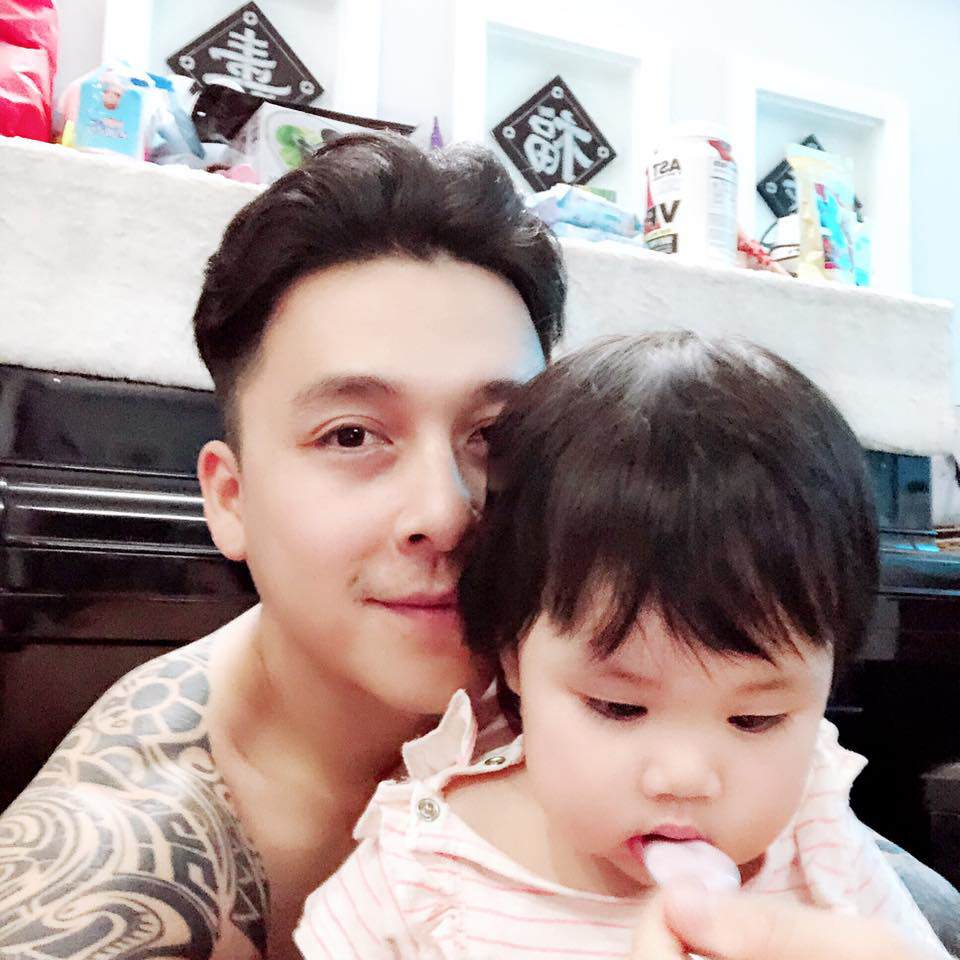 Chi tiền đi đẻ cực khủng cho hotgirl, nhưng sau sinh Tiến Dũng (The Men) không cho vợ đồng nào