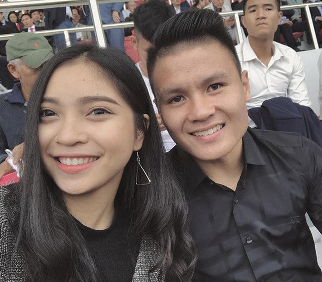 Thì ra Quang Hải chính là chàng trai năm 17 tuổi của Nhật Lê, từng bất chấp yêu xa gần 800km