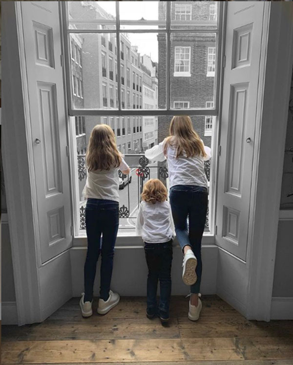 Tỷ phú giàu nhất Đan Mạch mất đi 3 người con trong vụ nổ bom liên hoàn ở Sri Lanka, giật mình với bức ảnh cuối cùng như một điềm báo