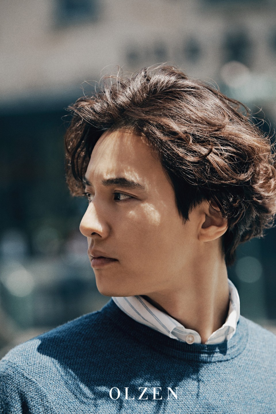 Đạp xe đi mua đồ và lọt vào hình CCTV, Won Bin khiến dân tình náo loạn vì gương mặt đẹp bất chấp vạn vật