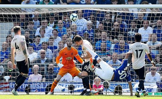 MU nên tống khứ Pogba và De Gea