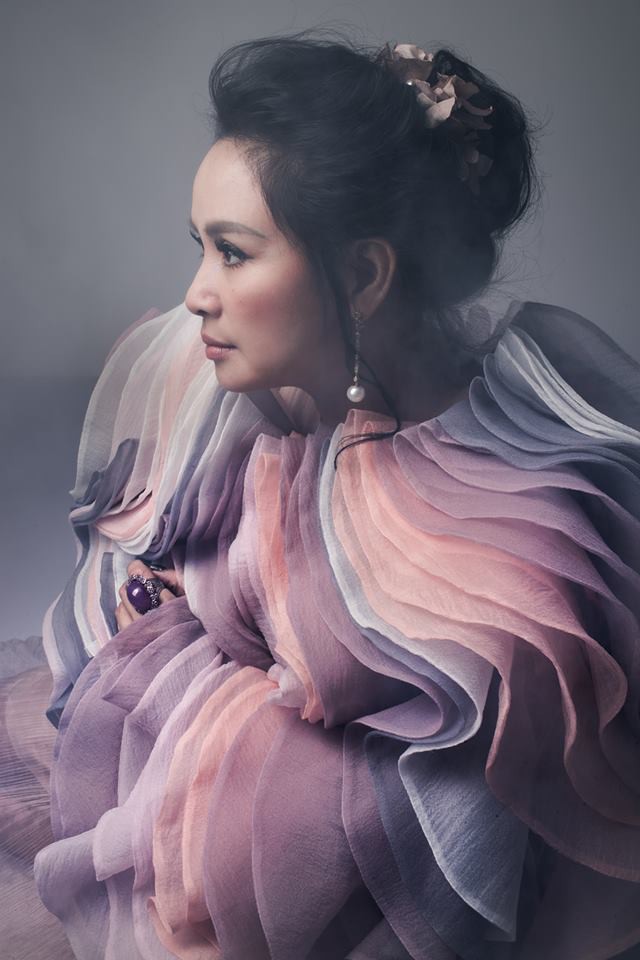 Đường hôn nhân của 4 Diva Việt: Người xấu lạ yên ổn với cuộc hôn nhân duy nhất, người hồng nhan thì lận đận truân chuyên - tuổi 50 vẫn cô đơn