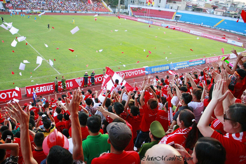 CĐV Hải Phòng không đốt pháo sáng ở Lạch Tray vì an ninh siết chặt