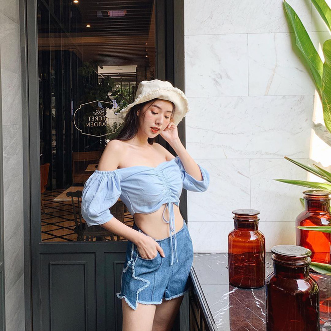 Nếu định sắm crop top, bạn hãy chấm ngay kiểu rút dây vừa sexy lại vừa cute này bởi em nó đang cực hot