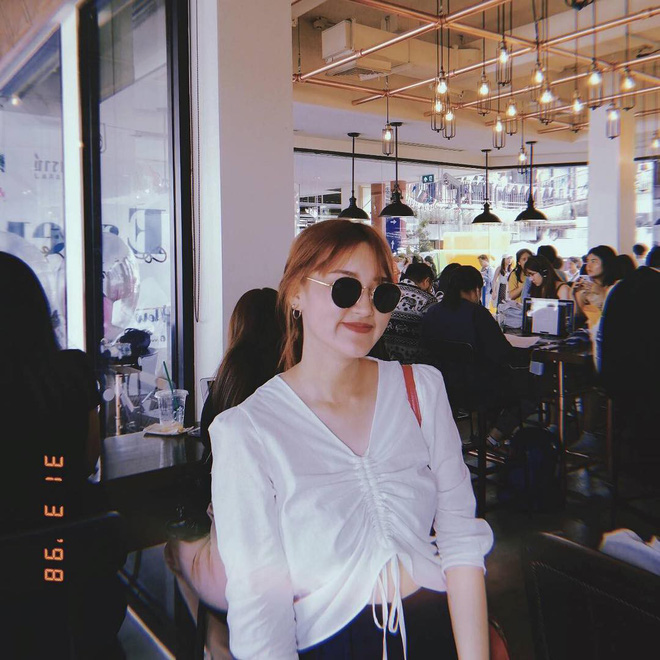 Nếu định sắm crop top, bạn hãy chấm ngay kiểu rút dây vừa sexy lại vừa cute này bởi em nó đang cực hot