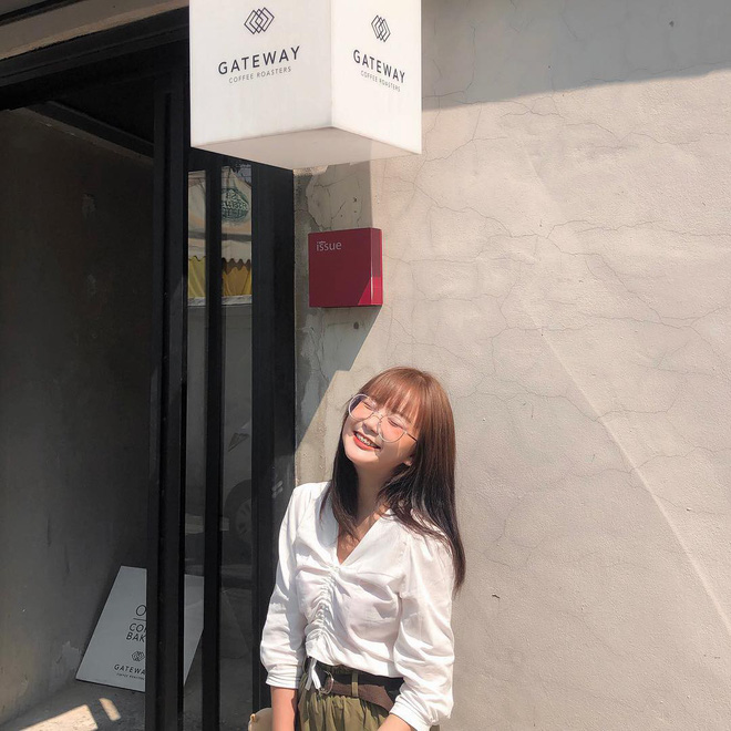 Nếu định sắm crop top, bạn hãy chấm ngay kiểu rút dây vừa sexy lại vừa cute này bởi em nó đang cực hot