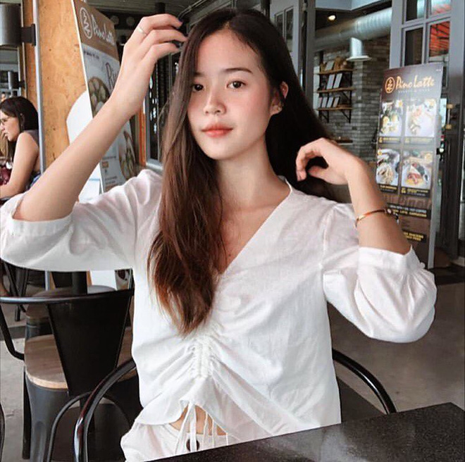 Nếu định sắm crop top, bạn hãy chấm ngay kiểu rút dây vừa sexy lại vừa cute này bởi em nó đang cực hot