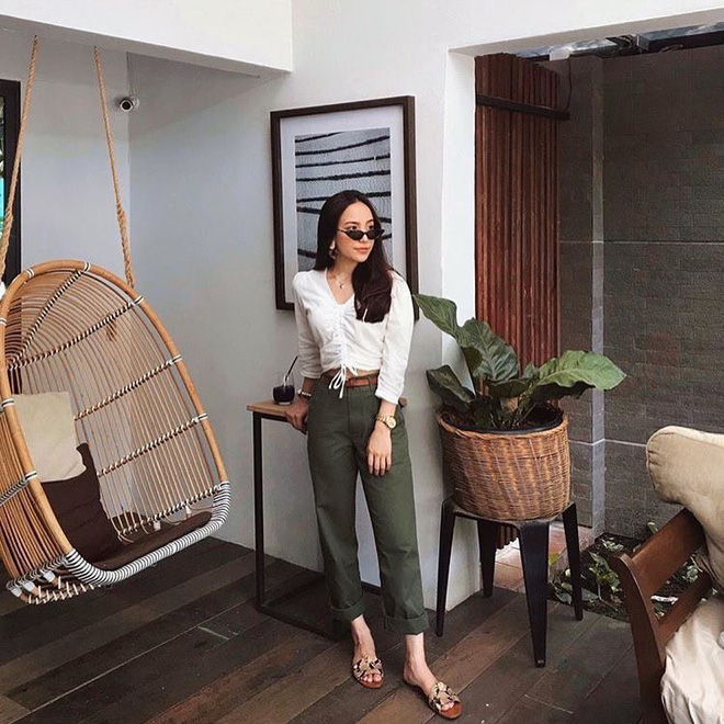 Nếu định sắm crop top, bạn hãy chấm ngay kiểu rút dây vừa sexy lại vừa cute này bởi em nó đang cực hot