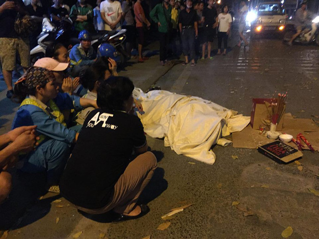 Vụ ô tô điên đâm liên hoàn ở Hà Nội khiến nữ công nhân môi trường chết thương tâm: Tài xế có biểu hiện say xỉn