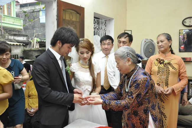 Hé lộ ảnh cưới của Bảo Ngậu Người phán xử với vợ hotgirl được giấu kín suốt 6 năm dài