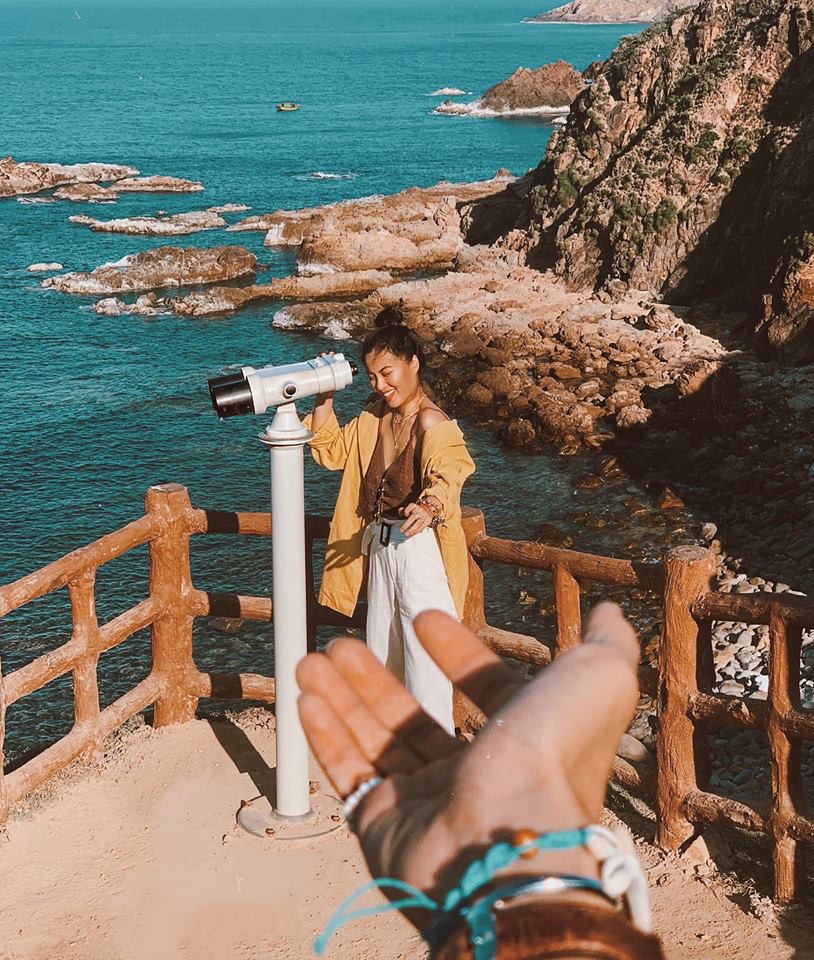 Học ngay bản sao Hà Tăng lên đồ chi tiết để có bức ảnh sống ảo xuất thần cho chuyến du lịch đợt nghỉ lễ cuối tuần