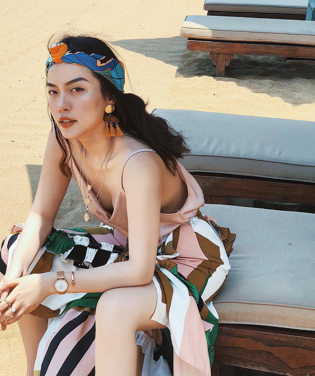 Học ngay bản sao Hà Tăng lên đồ chi tiết để có bức ảnh sống ảo xuất thần cho chuyến du lịch đợt nghỉ lễ cuối tuần