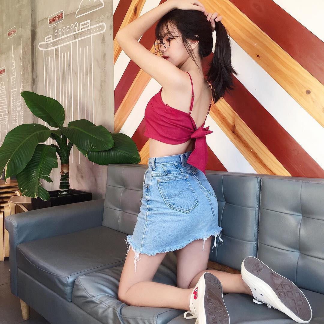 Girl ĐH Kiến trúc sinh năm 2000 được báo Trung khen nức nở: Chân dài, da trắng, body S-line cực phẩm