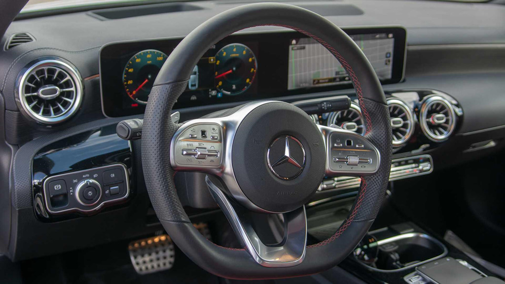 10 mẫu xe có thiết kế nội thất đẹp nhất năm 2019