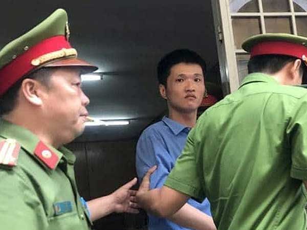 Tử hình kẻ ngáo đá nhìn vợ hóa ra... quỷ