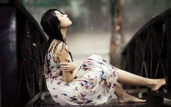 Mới cưới được vài tháng, chồng đã ngoại tình với một người đàn bà xấu xí và bao biện lý phản bội khiến tôi nghe mà uất nghẹn cổ