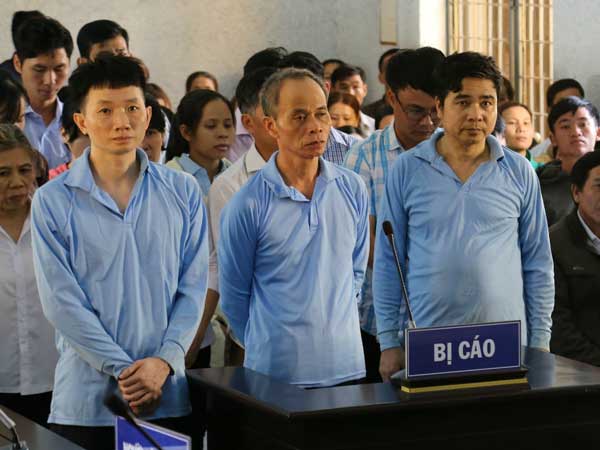 Để ‘thụt két’ 114 tỷ đồng, nguyên dàn cán bộ chi nhánh ngân hàng hầu tòa