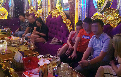 Phúc XO và 11 người bị bắt tạm giam