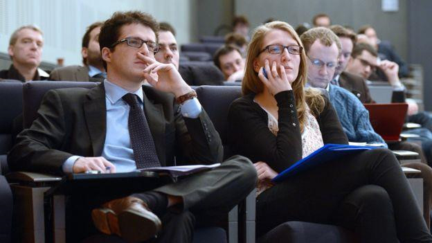 Ông Macron chống lại trường cũ, lò đào tạo các tổng thống Pháp