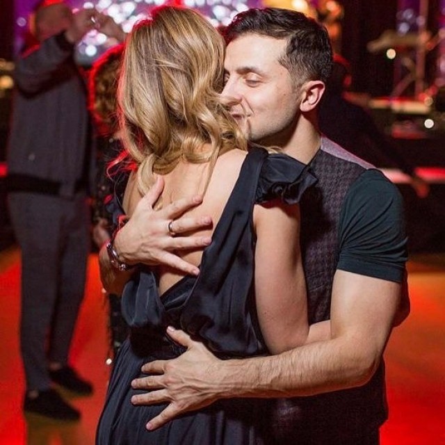 Vợ danh hài vừa đắc cử Tổng thống Ukraine xinh đẹp và giàu có cỡ nào?