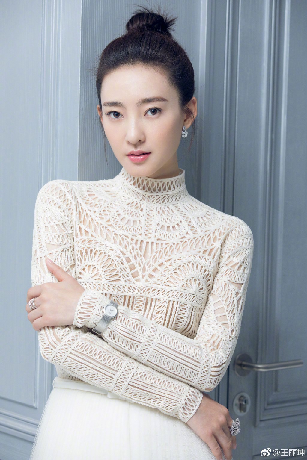 Nữ thần mặt mộc Vương Lệ Khôn: Quá khứ tiểu tam trả giá bằng cái lắc đầu chê bai của mẹ chồng tương lai