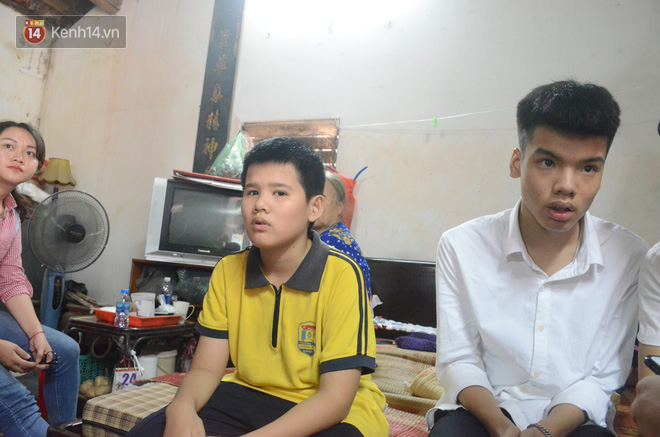 Con trai nữ công nhân môi trường bị xe điên tông tử vong: Mẹ em ngày chạy Grab, tối làm công nhân để lo cho em ăn học...