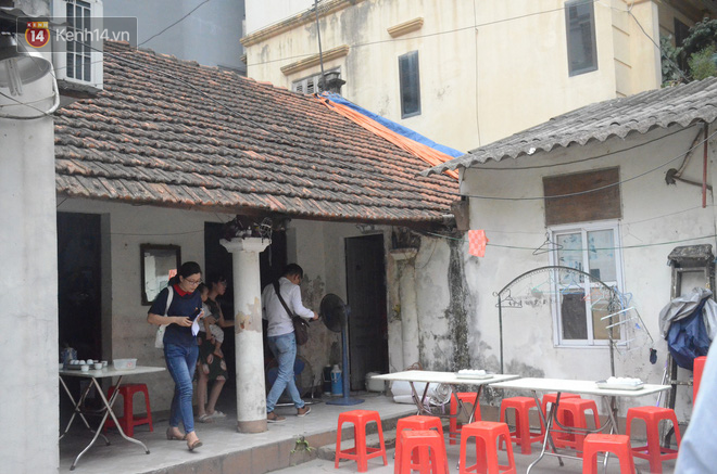 Con trai nữ công nhân môi trường bị xe điên tông tử vong: Mẹ em ngày chạy Grab, tối làm công nhân để lo cho em ăn học...