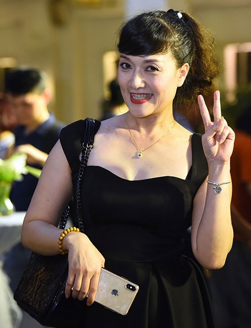 Dàn sao phía Bắc nô nức đến dự đám cưới hoành tráng của NSND Trung Hiếu và vợ trẻ kém gần 2 giáp