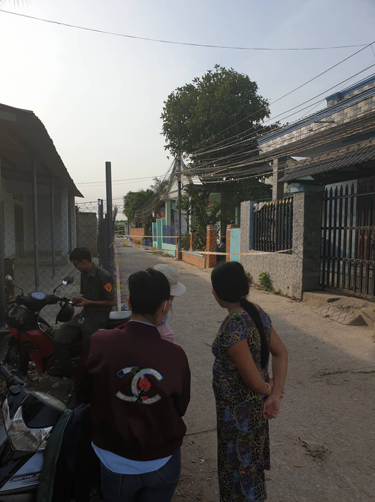 Vụ thảm sát 3 người ở Bình Dương: Bí ẩn con dao gãy ở hiện trường