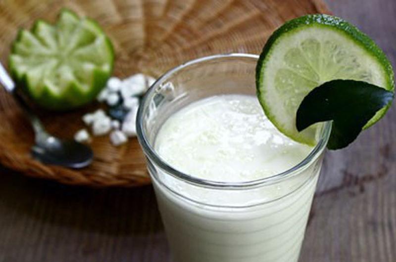 8 loại nước giải nhiệt cơ thể tốt hơn uống nước lạnh hay dùng điều hòa