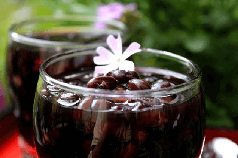 8 loại nước giải nhiệt cơ thể tốt hơn uống nước lạnh hay dùng điều hòa