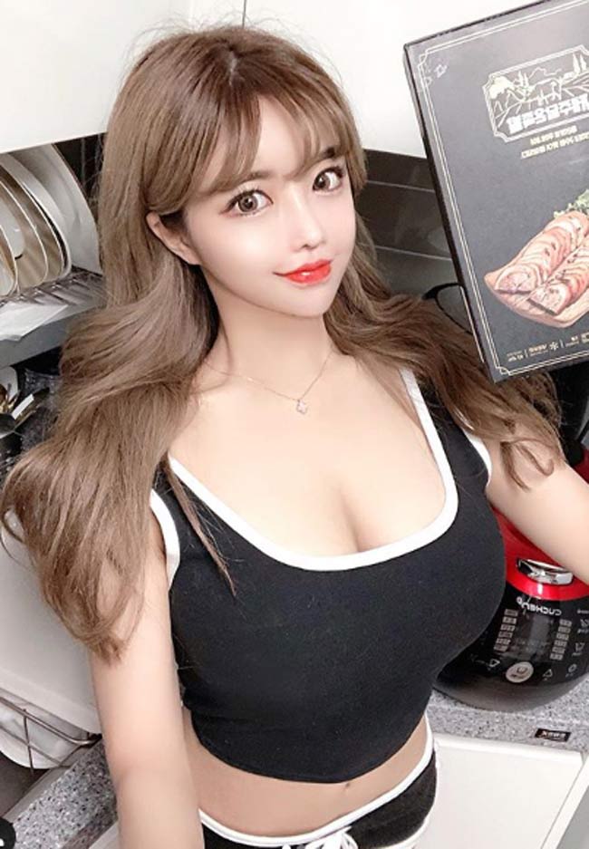 2 mỹ nhân phồn thực Hàn Quốc làm phái mạnh ngẩn ngơ vì kiểu mặc quá gợi cảm