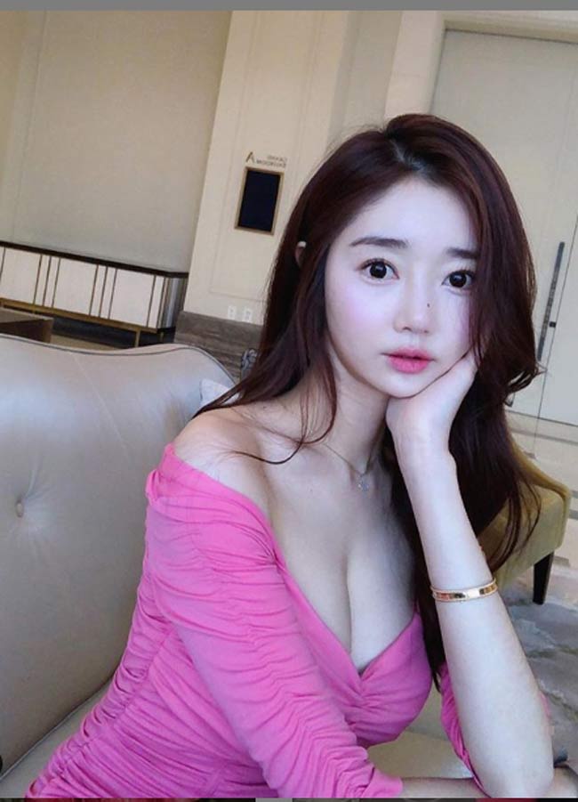 2 mỹ nhân phồn thực Hàn Quốc làm phái mạnh ngẩn ngơ vì kiểu mặc quá gợi cảm