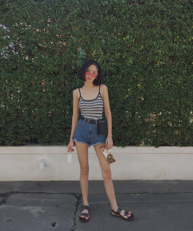 Chỉ 1 chiếc quần mà mix được tới 5 kiểu, jean shorts chính là item đinh của các nàng trong dịp nghỉ lễ Chỉ 1 chiếc quần mà mix được tới 5 kiểu, jean shorts chính là item đinh của các nàng trong dịp nghỉ lễ