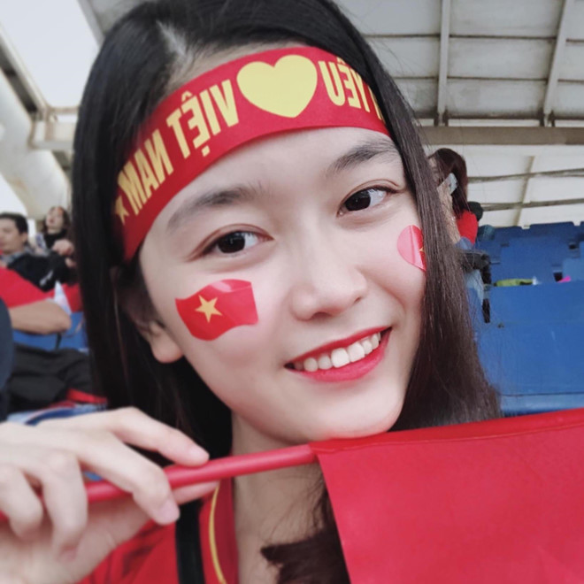 Điểm danh dàn gái xinh đều là nữ sinh trường Quốc học Huế