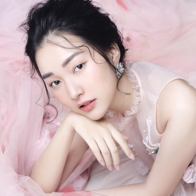 Điểm danh dàn gái xinh đều là nữ sinh trường Quốc học Huế