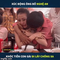 Cha ôm con gái bật khóc nức nở trong ngày cưới khiến bao người thổn thức: 20 năm nay chẳng bao giờ bố nói thương con bằng lời