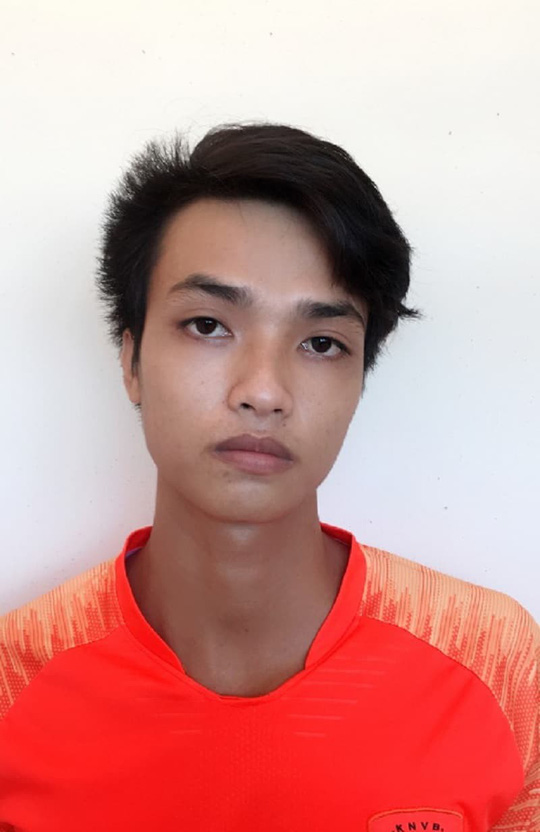 Thiếu niên khóc nức nở vì đưa xe máy, điện thoại cho người lạ sử dụng thử