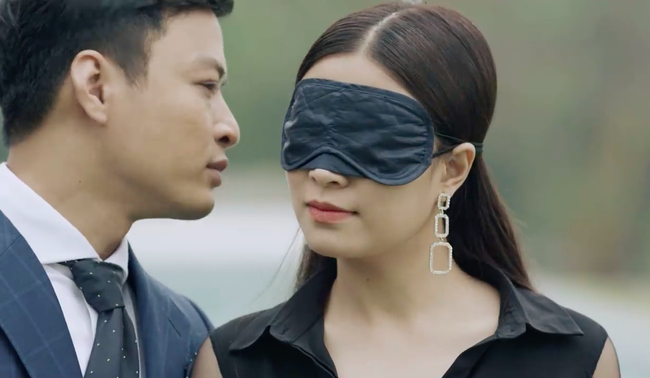 Hé lộ cảnh Hoàng Thùy Linh chủ động ôm ấp, hôn môi, gọi Hồng Đăng là người yêu