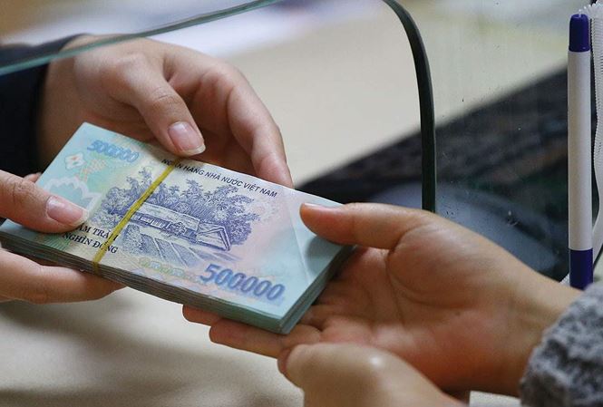 Lãi suất liên ngân hàng giảm mạnh