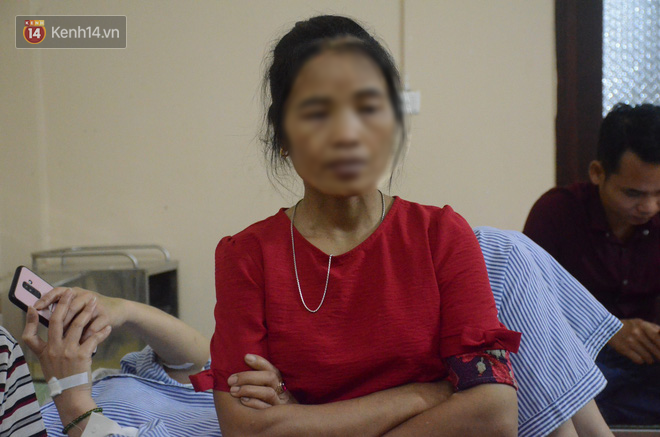 Bố mẹ của cô gái rạch mặt thiếu nữ khâu 60 mũi: Nhìn vết thương của con mà tôi sốc, cứ tưởng nó bị tai nạn