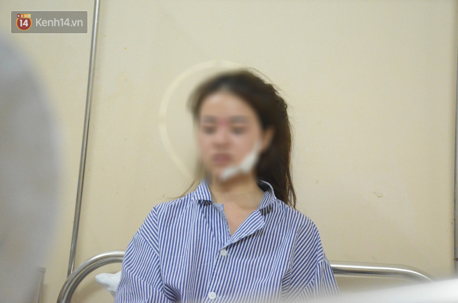 Bố mẹ của cô gái rạch mặt thiếu nữ khâu 60 mũi: Nhìn vết thương của con mà tôi sốc, cứ tưởng nó bị tai nạn