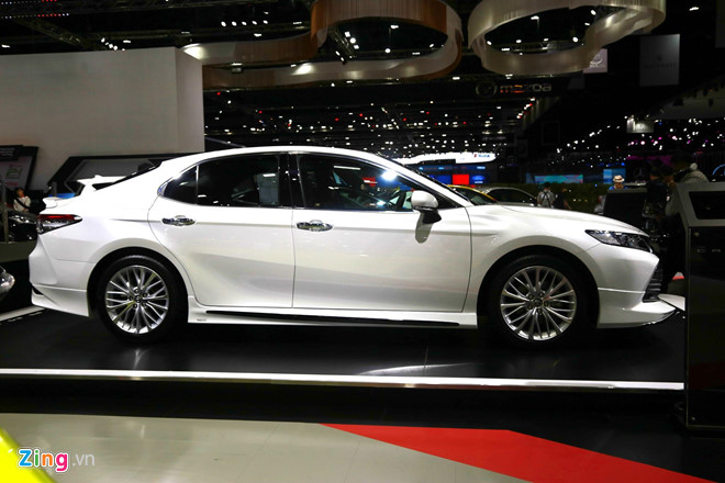 Vì sao Toyota Camry 2019 ở VN vẫn dùng động cơ và hộp số cũ?