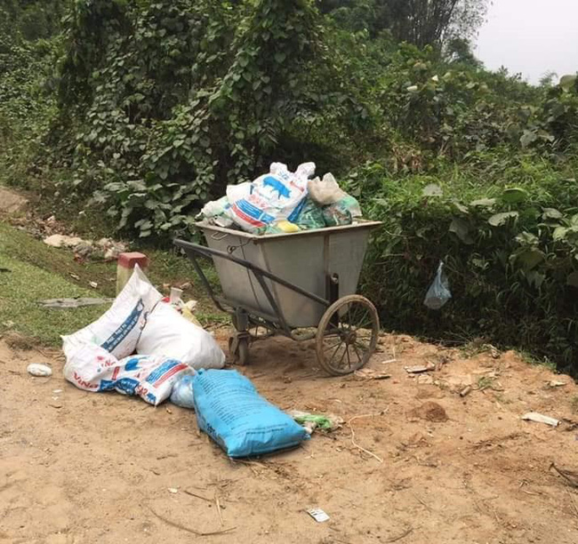 Thái Nguyên: Bé gái 3,1 kg còn nguyên dây rốn bị bỏ rơi tại bãi rác trong tình trạng sức khỏe yếu ớt