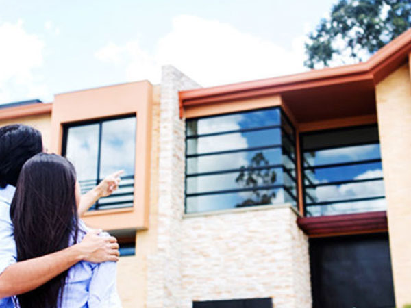 Có nên bán nhà to mới xây, mua nhà cấp 4 để con được học trường tốt?