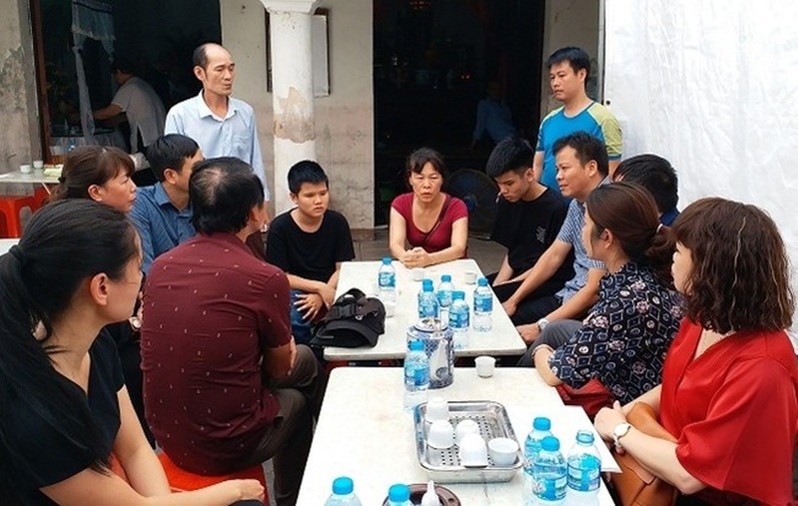 Đặc cách trao Cây chổi vàng cho nữ lao công chết oan vì xe điên