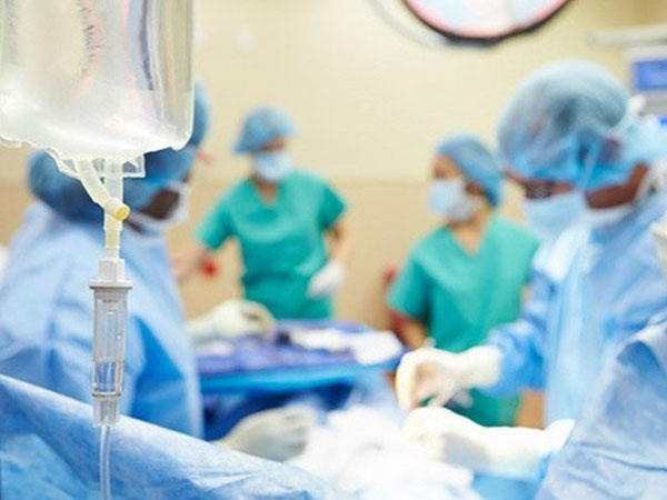 Dấu hiệu cơ thể mất nước ngày nắng nóng, điều thứ 3 nhiều người bị nhưng không ai để ý