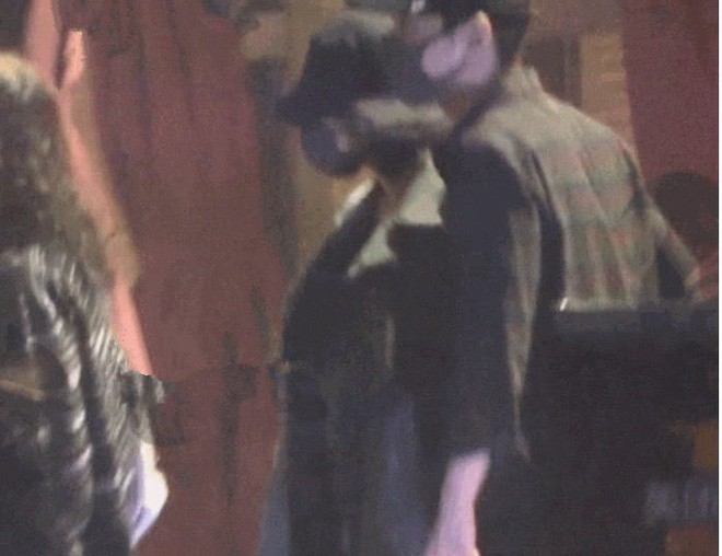 Cao Viên Viên lần đầu xuất hiện sau tin vui mang thai, nhưng hành động của Triệu Hựu Đình mới gây chú ý