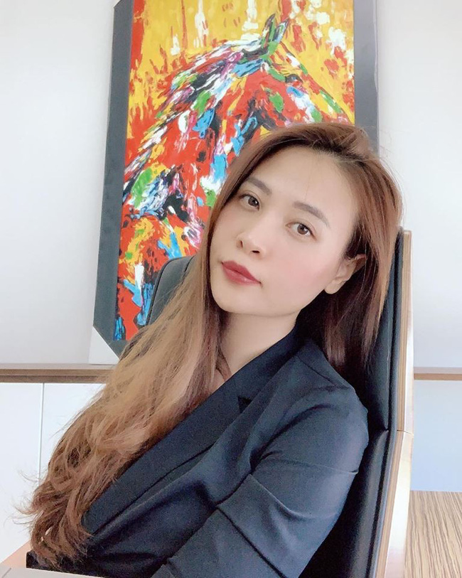 Đàm Thu Trang vừa đăng ảnh, Cường Đô la đã vào nịnh nức nở nhưng lại nhận được câu trả lời phũ từ vợ yêu Đàm Thu Trang vừa đăng ảnh, Cường Đô la đã vào nịnh nức nở nhưng lại nhận được câu trả lời phũ từ vợ yêu